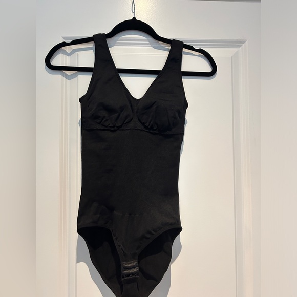 One piece shapewear - Picture 3 of 9